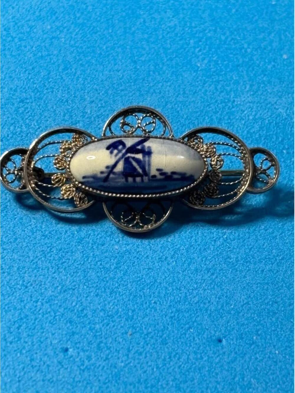 Vintage Delfts Blue Windmill Filigree Brooch